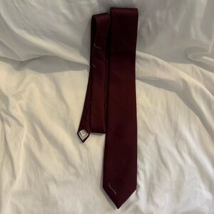 Like New Vintage Oscar de la Renta Textured Red Signature Silk Tie